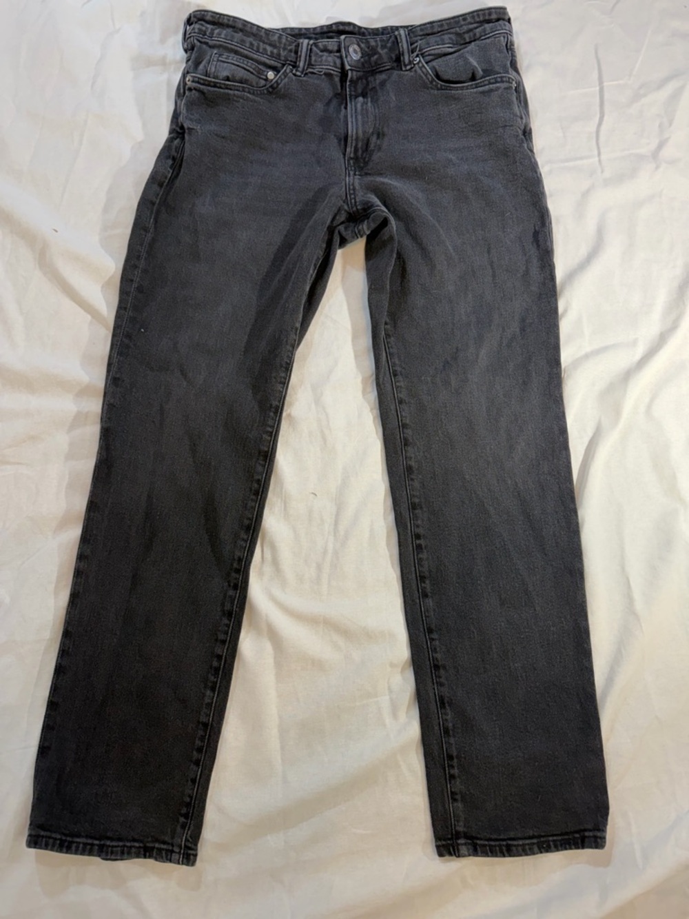 H&M Men’s Straight Jeans in Washed Black